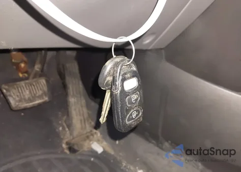 2013 Hyundai Elantra Gls z USA, uszkodzony, nr VIN KMHDH4AE8DU879270